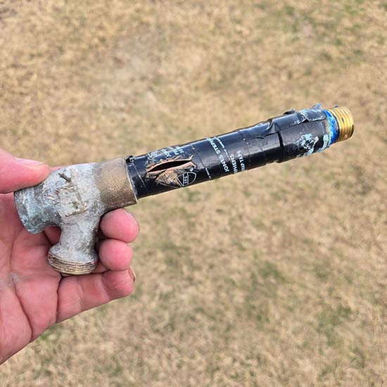 Plumbing piece with a clear hole